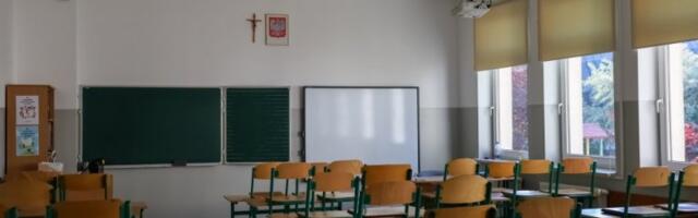 OSMACI SUTRA POLAŽU ZAVRŠNI TEST IZ MATEMATIKE! Evo u koliko sati počinje polaganje, a kad treba da dođu u školu