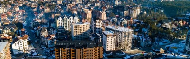 Ljudi NE MOGU da napuste Zlatibor: Nepregledna kolona vozila (VIDEO)