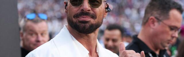 Riki Martin se obratio Srbiji i objavio srpsku zastavu: Evo šta je slavni pevač poručio pred koncert u Beogradu