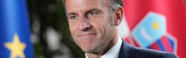 "MORAMO VAM POMOĆI DA ODRASTETE": Makron se obratio učenicima, pa ih šokirao PREDLOGOM i spominjanjem telefona