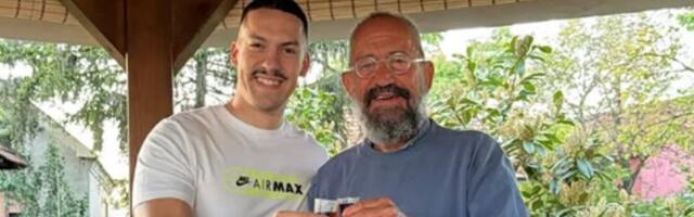 Baka Prase pokazao prizor iz doma na DAN SLAVE: Nazdravio sa OCEM SVEŠTENIKOM, a niko nije očekivao da će se i OVO NAĆI NA STOLU u letnjikovcu! (FOTO)
