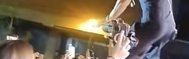 SAŠA KOVAČEVIĆ PAO SA BINE: Pevač držao govor i samo se srušio (VIDEO+FOTO)