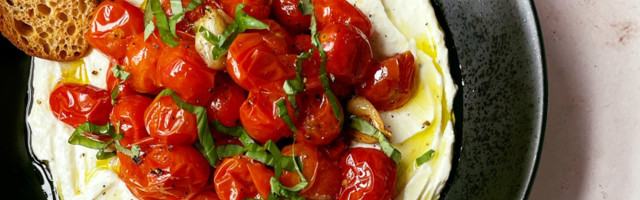 Umak od feta sira sa pečenim čeri paradajzom