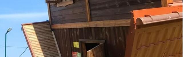 U ovoj kući u Paraliji svi žele da se slikaju (VIDEO)