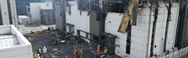 Oko 20 tela pronađeno nakon požara u južnokorejskoj fabrici baterija