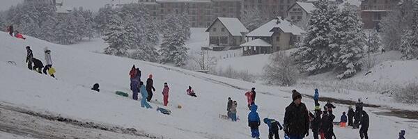 Sankanje i skijanje u centru Zlatibora