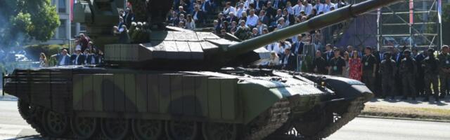 SRCE: Vučić uradio ono što nije planirao, Vojsku nije uspeo da odvoji od naroda