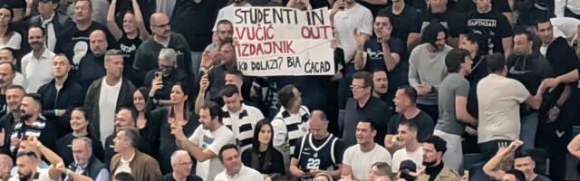 Partizan poništio sezonsku ulaznicu autoru transparenta „Studenti In, Vučić Out“