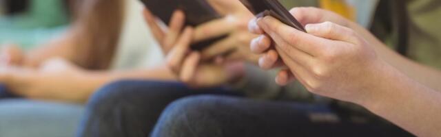 Ako ovako pišete poruke, žao nam je, stari ste