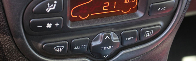 Jedno dugme za brže rashlađivanje automobila