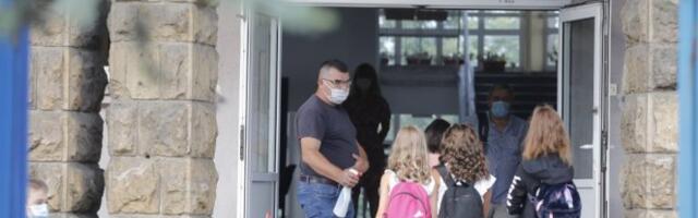 RODITELJI U STRAHU OD MISTERIOZNE BOLESTI KOJA NAPADA DECU! Da li su škole spremne ako dođe do epidemije?