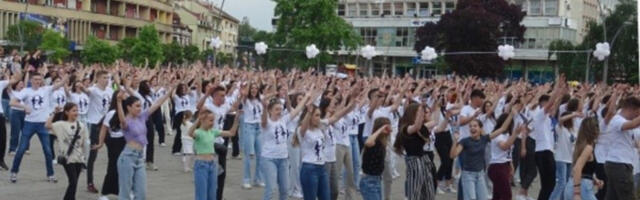 Više od 500 maturanata zaplesalo na Gradskom trgu