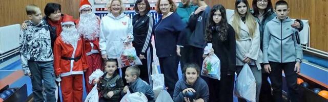 FOTO: Agencija za nekretnine m2Gsigma organizovala novogodišnje druženje u kuglani