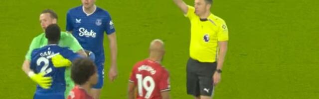 Skandal u Mančesteru: Gana Gej dobio crveni karton zbog šamaranja saigrača! (VIDEO)