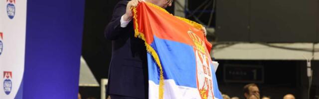 "MOJE SRCE KUCA ZA CRVENO-PLAVO-BELU TROBOJKU": Vučić se oglasio i poslao snažnu poruku