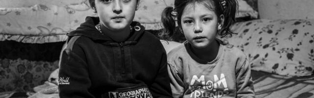 Nikolina (8) i Lara (6) strepe od vukova i da im klizište ne odnese kuću!