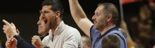 Novak Đoković u društvu Luke Dončića prati meč Real – Crvena zvezda (VIDEO)