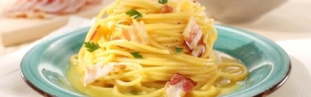 Špagete sa senfom i dimljenom slaninom