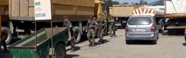 NASTAVLJA SE PROTEST NA GRANIČNOM PRELAZU: Okupljeni Srbi na Jarinju postavili još jedan šator!