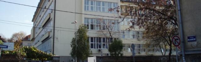 Pijan muškarac upao u KBC Zemun, pa napao doktora i medicinsku sestru