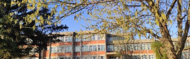 SRCE VEĆE OD ŠKOLE! Đaci iz Laćarka sakupili više od 250.000 dinara za decu obolelu od raka