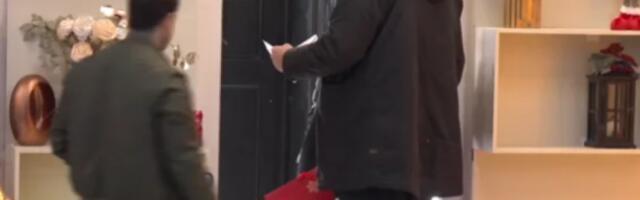 JANJUŠ DOBIO PISMO IZ SPOLJNOG SVETA: Saznao šta mu se dešava s ĆERKICOM Krunom, BRIZNUO u plač! (FOTO)