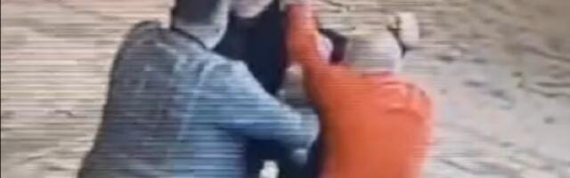 Opozicionar prebio dva funkcionera SNS- u Kraljevu (VIDEO)