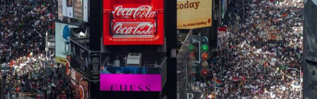 "BEZ KRALJEVA" - MILIONI LJUDI IZLAZE NA ULICE AMERIKE I ŠIROM SVETA! Raste bes zbog Trampove politike, stižu prve fotografije i snimci! (FOTO/VIDEO)