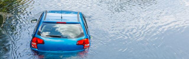 Auto sleteo u jezero na jugu Srbije! Trudnica ostala zarobljena, snimak nadzorne kamere ledi krv u žilama
