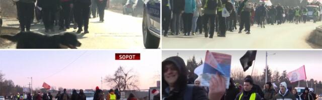 Prvi čovek Sopota neće da otvori halu - studenti spavaju u staklenicima!