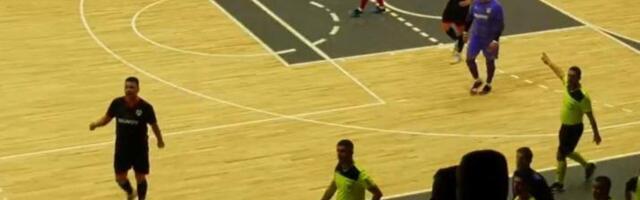 KRVAVI HAOS U BANJALUCI: Maskirani huligani upali s palicama u halu i pretukli goste iz Cazina! Jedan u teškom stanju