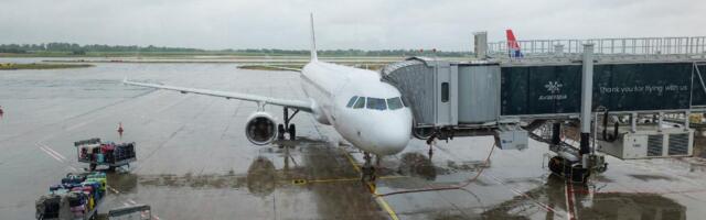 Još jedan avion iz Dubaija sleteo u Beograd