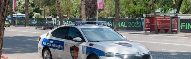 KRIJUMČARILI ORUŽJE IZ CRNE GORE, PRODAVALI GA U TIRANI! Albanska policija uhapsila dve osobe