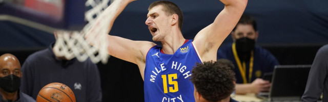 PUK'O MU FILM! Denver je gubio sa 19 razlike, a onda je počeo - Nikola Jokić šou! /VIDEO/