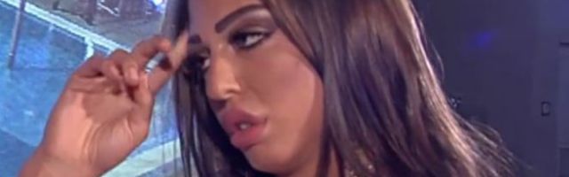 OVO BODE OČI! Maja Marinković U OŽILJCIMA I PODLIVIMA - Nema ŠMINKU,  naočarima pokušala da SAKRIJE NA LICU...HOROR!