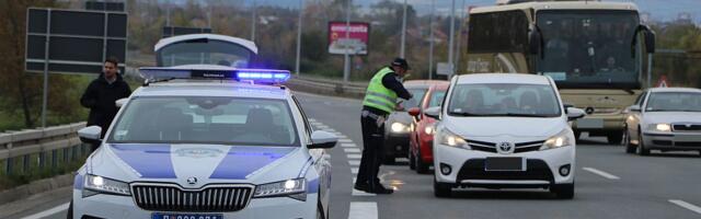 Jedan vozač zadržan jer je bio pijan za volanom, više od 30 ih je isključeno iz saobraćaja