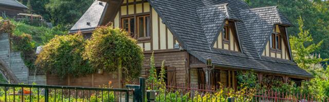 MAŠTATE O KUĆI ZA EVRO? Francuzi ih prodaju, ali postoji jedna caka!