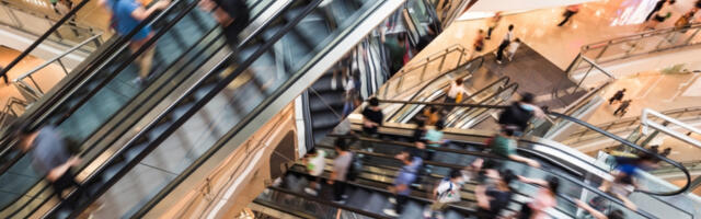 POVREĐENO DETE NA POKRETNIM STEPENICAMA Drama u tržnom centru