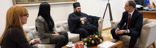 Premijer Macut sa Vladikom Heruvimom: Nova podrška deci i mladima kroz projekte