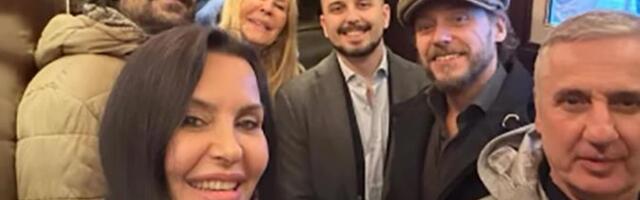 ELENA KARIĆ KARAMAN ZAJEDNO SA BIVŠIM MUŽEM I DEČKOM U LIFTU: Slavili do jutra, a onda opalili selfi (FOTO)