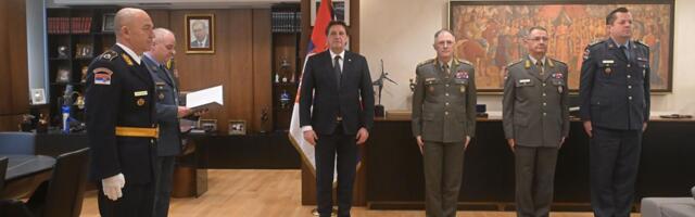 Ministar Gašić uručio ukaz o postavljenju na novu dužnost u Generalštabu Vojske Srbije: "Postavljenje na novu dužnost potvrda dosadašnjeg predanog rada"