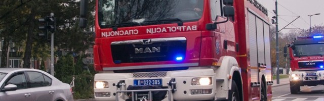Požar na Autokomandi, vatra zahvatila hangar