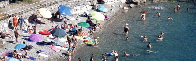 Novinarka iz Hrvatske odgovorila srpskom konobaru: Neznalica je dobijao 2.700 evra mesečno i misli da može da se žali