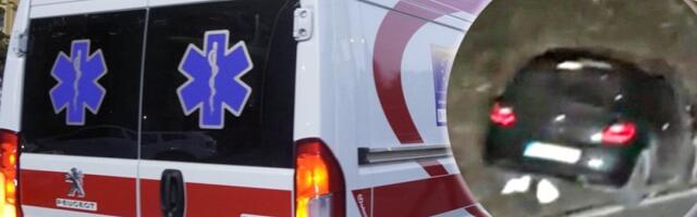 Karambol na autoputu! Nakon sudara prevrnuo se automobil (VIDEO)