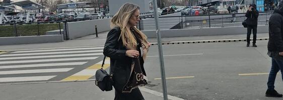 "IŠLA SAM NA OPERACIJU, MAGNETNI SNIMAK JE SVE POKAZAO" Pevačici hirurška intervencija nije pomogla: "I dalje imam problem"