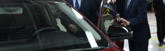 Путин понекад вози сам и без пратње кроз Москву