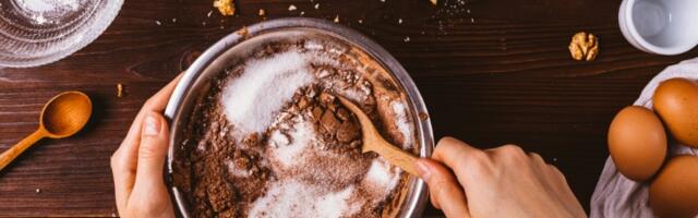 Recept za najkremastiji kolač za praznike: Nema pečenja i brašna (VIDEO)