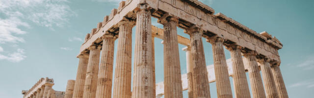 Spremite se za nove drakonske kazne u Grčkoj: Za štikle 900 evra, za pušenje u kolima oduzimaju dozvolu