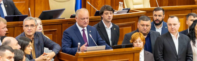 Молдавија: Опозиција блокирала говорницу у скупштини
