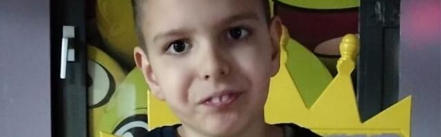 Mali Vasilije ima jedinu želju, da samostalno korača